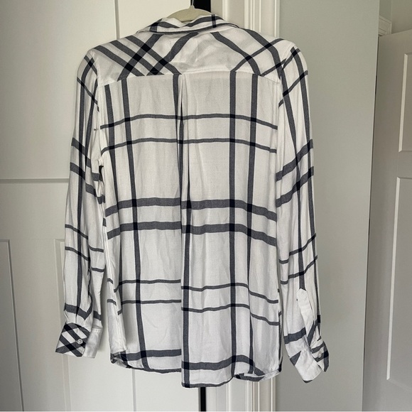 Rails Hunter Cadet Navy Blue White Draped In Plaid Button Down Top - Picture 7 of 7